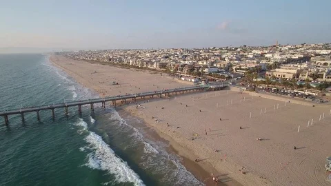 Manhattan Beach pan right Stock Footage 84873866