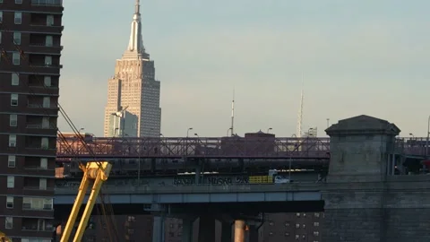 Manhattan Bridge with Empire State behind. 4K 스톡 동영상 228328749