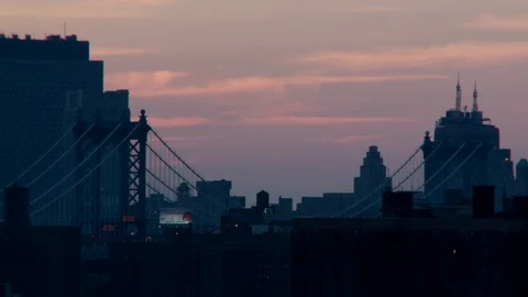 Manhattan Bridge with view from Brooklyn at dusk. Vídeo Stock 106032353
