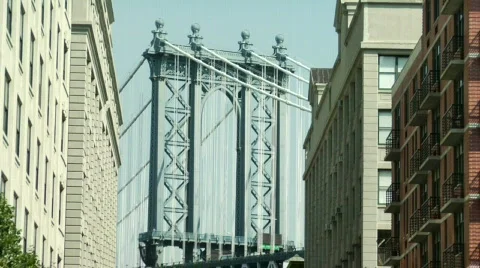 Manhattan Bridge Zoomout Stock Footage 157152