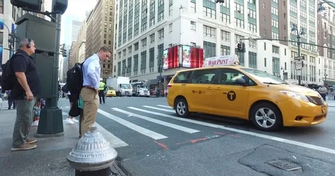 Manhattan intersection traffic rush hour Video stock 78293669