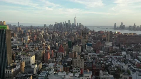Manhattan looking downtown with the Hudson River at right 動画素材 131003328