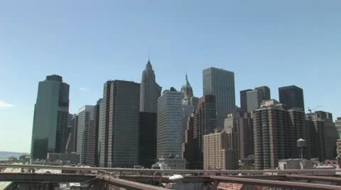 Manhattan seen from Brooklyn Bridge Vídeo Stock 8973979