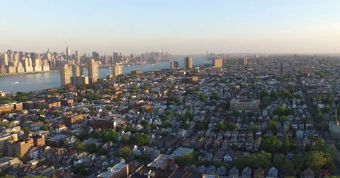 Manhattan Skyline Beyond the Rooftops of Weehawken New Jersey Видео 59525968