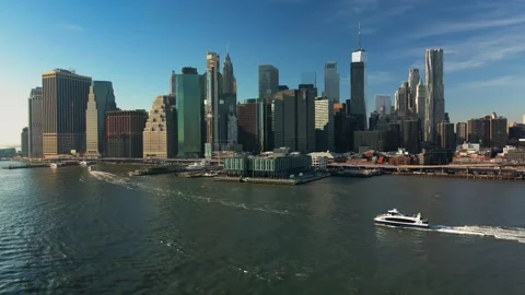 Manhattan skyline pull in shot Stock Footage 286053152