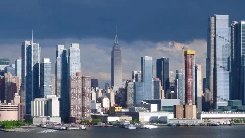 Manhattan skyline right before thunderstorm Stock Footage 254801938