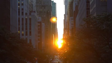 Manhattanhenge, REAL TIME, 4K, East 42nd Street, 40 Seconds Stock Footage