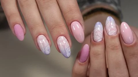 Manicure design with a pattern on the nails Stockfoto's