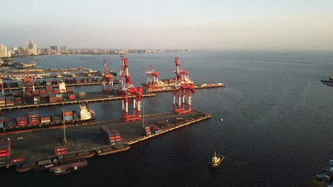 Manila Cargo Port Stockbeeldmateriaal 132255573