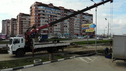The manipulator lifts the load. Stock Footage 125345150