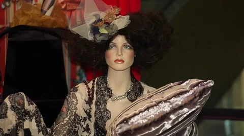 Mannequin in hat Video stock 62196400