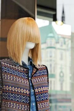 Mannequins in the window Free Stock Photos