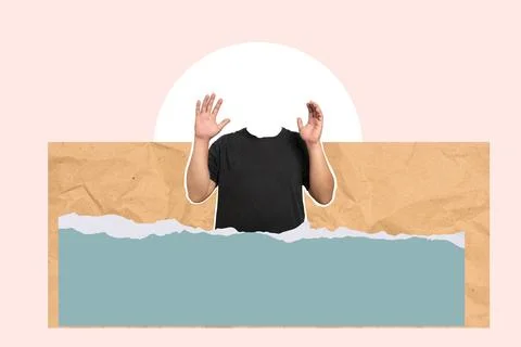 A man's face is shown in a pool of water Foto stock