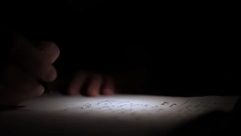 Mans Hand Holding a Pen While Writing on a Notebook. Journaling his thought.. Vídeo Stock 306064510