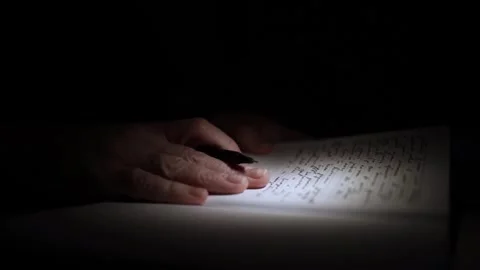 Mans Hand Holding a Pen While Writing on a Notebook. Journaling his thought.. Vidéo 306065761