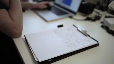 Mans Hand Holding a Pen While Writing on a Notebook. Journaling his thought.. Vidéo 306070154