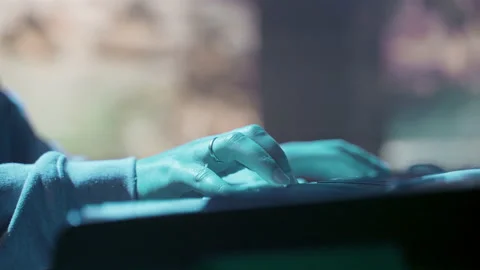 Man's hand playing a Piano 스톡 동영상 202308184