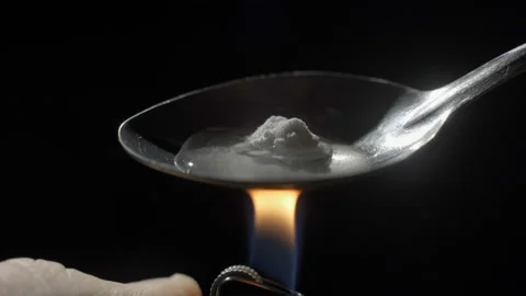 cooking crack in a spoon video