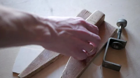 Man's hand takes tools Stock-Footage 151963121