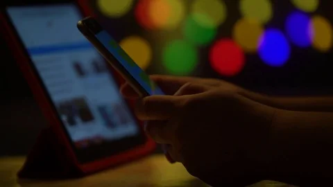 A man's hand using a smartphone 動画素材 83426681