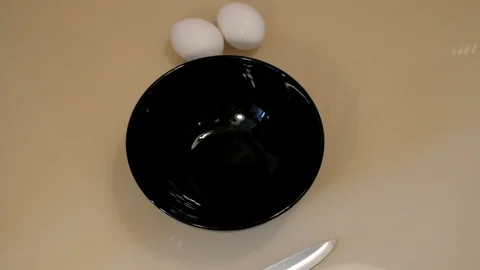 Man’s hands cracking an egg. Food preparation. Chef cooking. Man cook omelette Stock Footage 93506400
