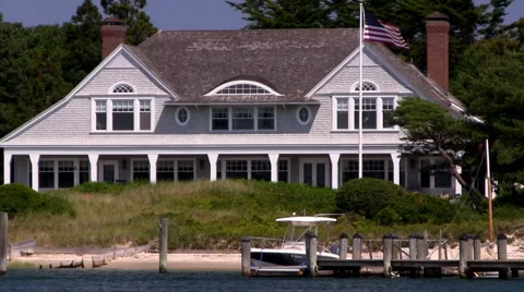Mansion on the waterfront Video stock 49249488