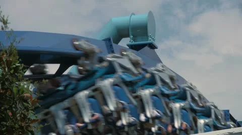 Manta Flying Rollercoaster Completing Last Section of Track Video stock 21992574