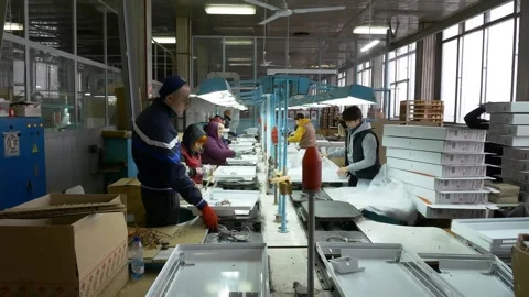 Manual assembly conveyor. Video stock 269673806