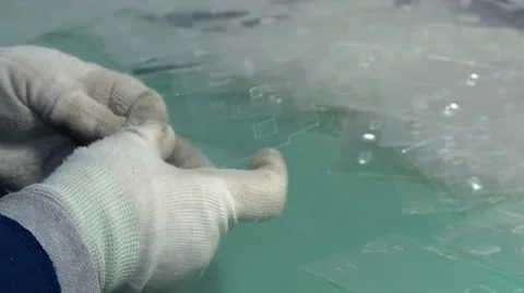 Manual Assembly plastic cases for electrical equipment Vidéo 68501729