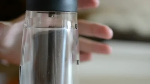 Manual coffee grinder 库存影片 22252646