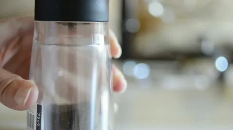 Manual coffee grinder 库存影片 22256185