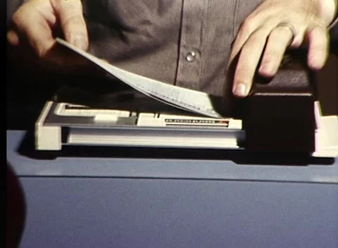Manual Credit Card Processing (1982) Vídeos de archivo 162217237