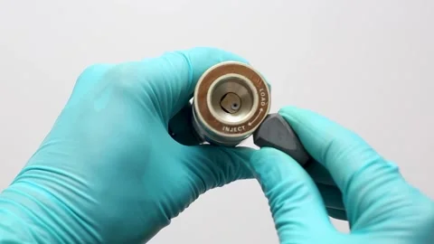 Manual HPLC injection valve from Load to Inject position. Stock Footage 322070623