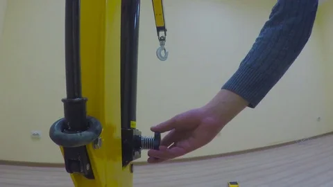 Manual valve on hydraulics 스톡 동영상 72334528