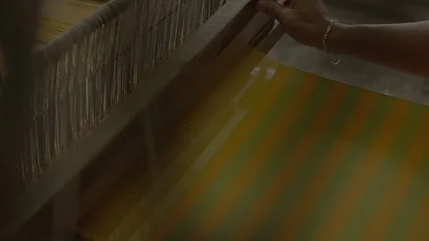 Manual Weaving 動画素材 197825792