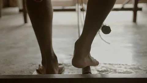 Manual Weiving feet 動画素材 197825803