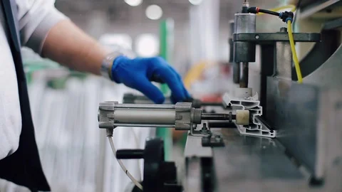 Manual worker assembling PVC doors and windows. Vídeos de archivo 129366849