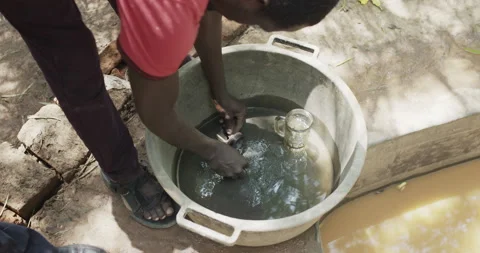Manual worker in mine, Kenya Stock-Footage 141442977