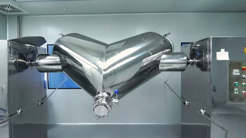 Manufacturing and packaging of tablets at a pharmaceutical plant Stock Footage