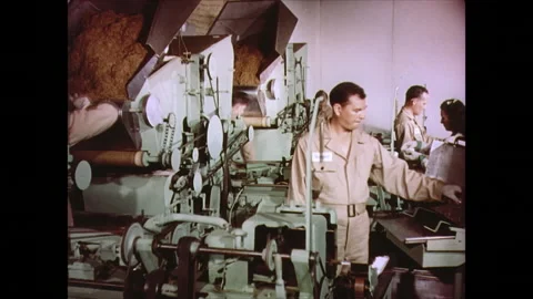 Manufacturing Cigarettes In A Factory Vídeos de archivo 155454930