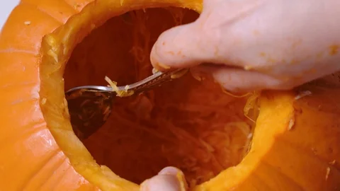 Manufacturing instructions for jack-o-lantern from the pumpkin. Halloween par Video stock 120202907