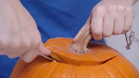 Manufacturing instructions for jack-o-lantern from the pumpkin. Stock Footage 120231830