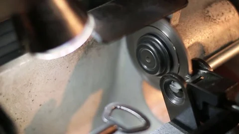 Manufacturing of a key on a milling machine Video stock 77403638