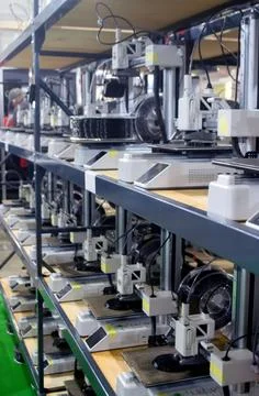 Many 3D printers close up. Process working 3D printer of printing object Foto stock