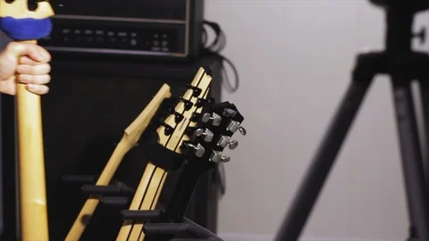 Many electric guitars 스톡 동영상 85526114