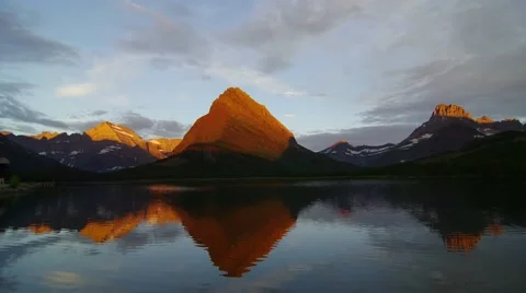 MANY GLACIER SUNRISE 動画素材 51102040