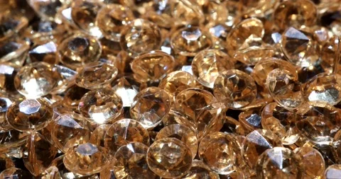 Many golden shiny diamonds closeup 4k movie slow motion Vídeos de archivo 218590540