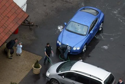 Many Hands Make Light Work - Residents Of The Hovefields Gypsy Camp Near Wickfor 스톡 사진