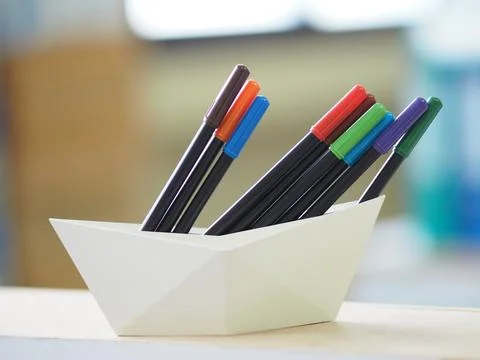 Many magic pen in the plastic box 스톡 사진