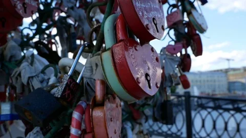 Many padlocks hanging on bridge 스톡 동영상 77137385